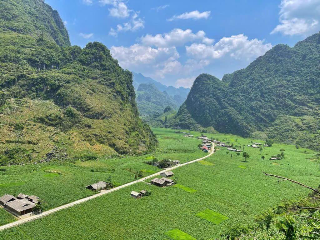 Thuy Anh Hotel Ха Жианг Екстериор снимка