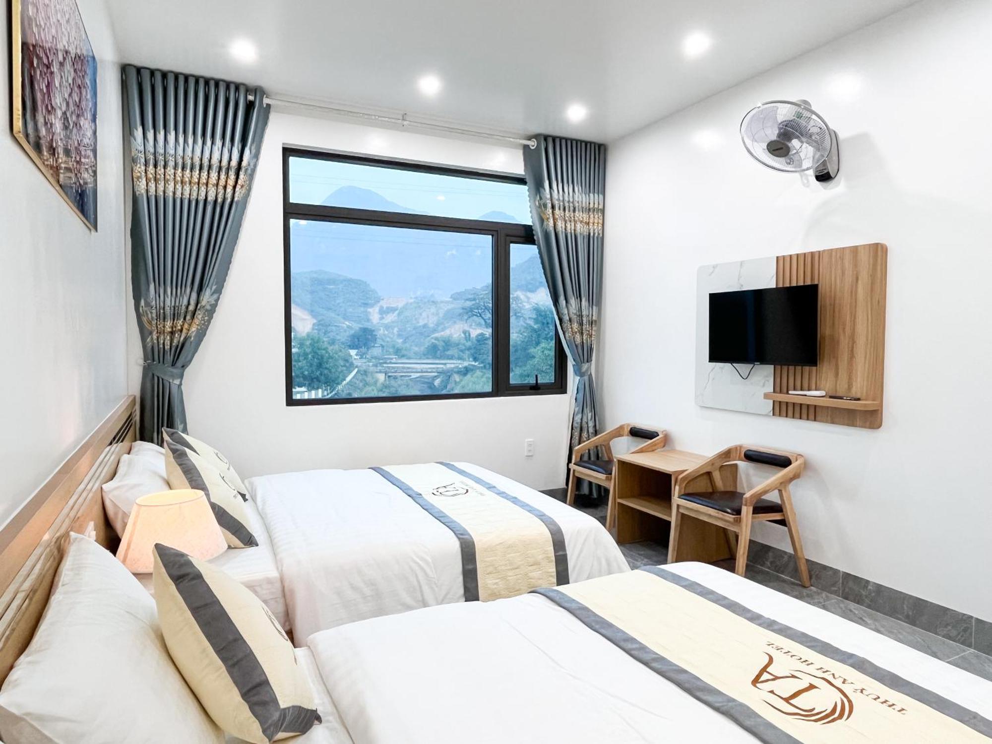 Thuy Anh Hotel Ха Жианг Екстериор снимка